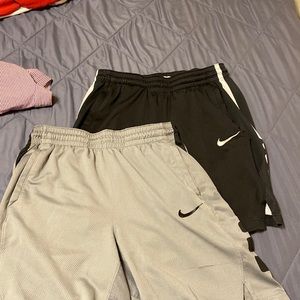 Set of 2 Nike Dri-fit Medium shorts